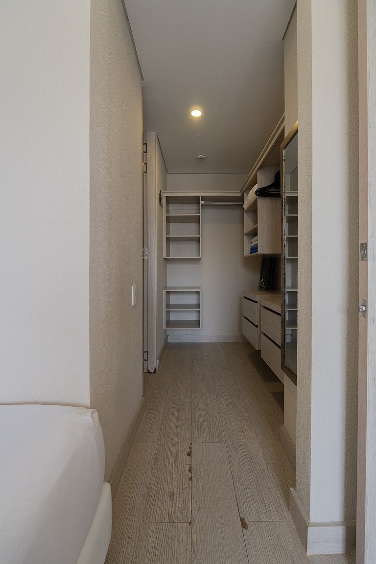 Lujoso, vista y jacuzzi privado 2BD MQ1206