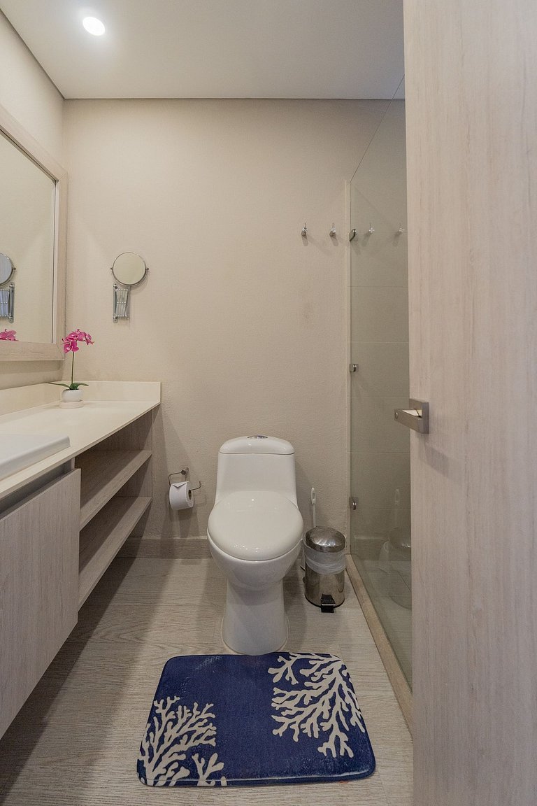 Lujoso, vista y jacuzzi privado 2BD MQ1206