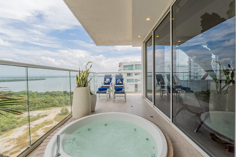 Lujoso, vista y jacuzzi privado 2BD MQ1206
