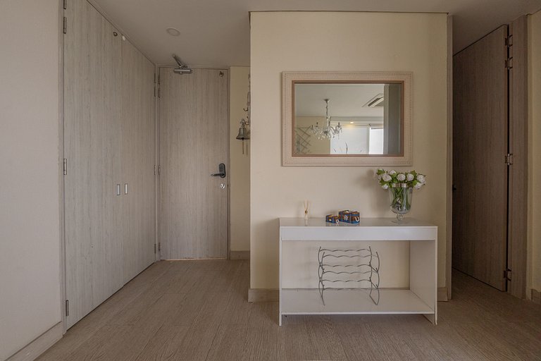 Lujoso, vista y jacuzzi privado 2BD MQ1206