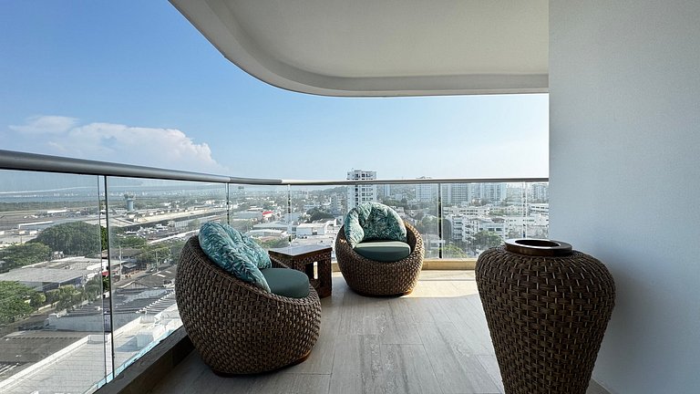 Increíble vista + terraza | Cerca aeropuerto 1030
