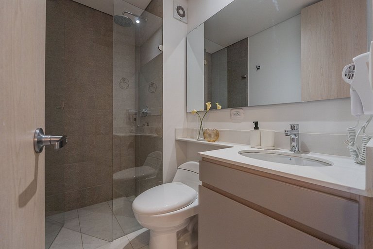 Junto a Corferias | Embajada USA y Aeropuerto QL