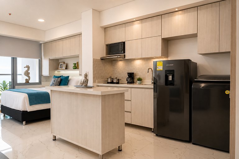 CB726 | Suite moderna frente al mar con balcón y cocina con