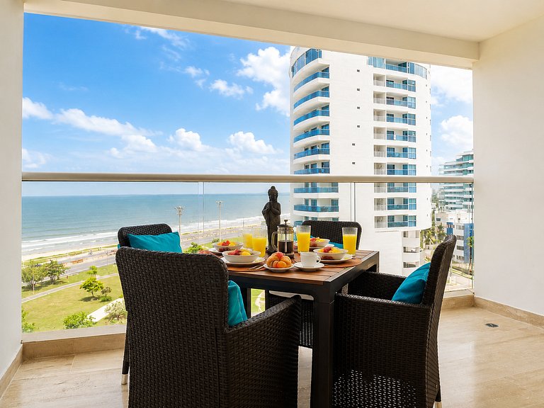 CB726 | Suite moderna frente al mar con balcón y cocina con
