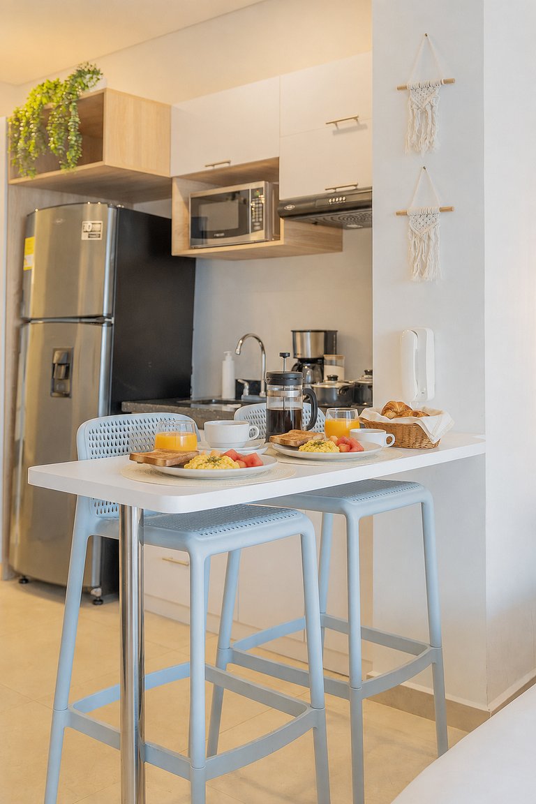 Suite Cama King | Balcón + Piscina | CB634