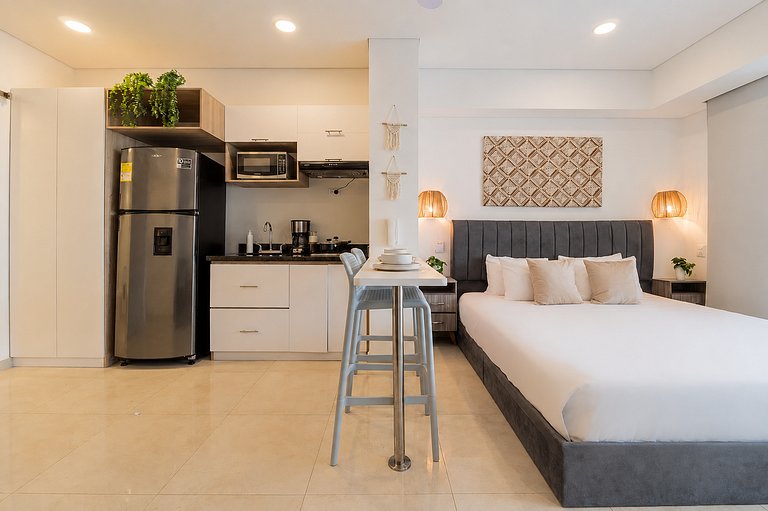 Suite Cama King | Balcón + Piscina | CB634