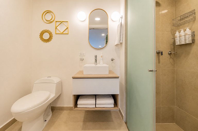 Suite Cama King | Balcón + Piscina | CB634