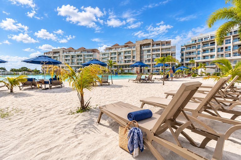 Baia Kristal: playa privada, laguna y balcón