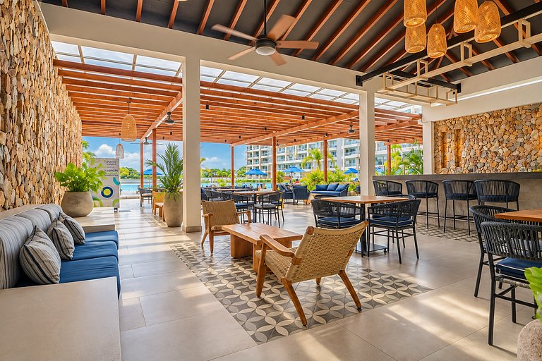 Baia Kristal: playa privada, laguna y balcón