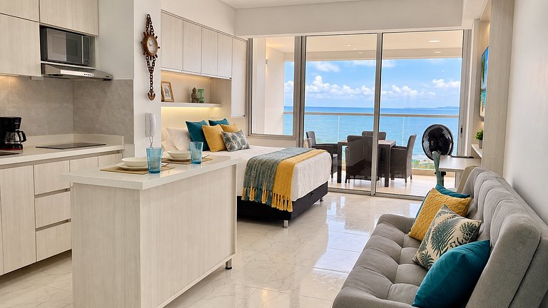 Suite frente al mar + piscina + balcón privado 727