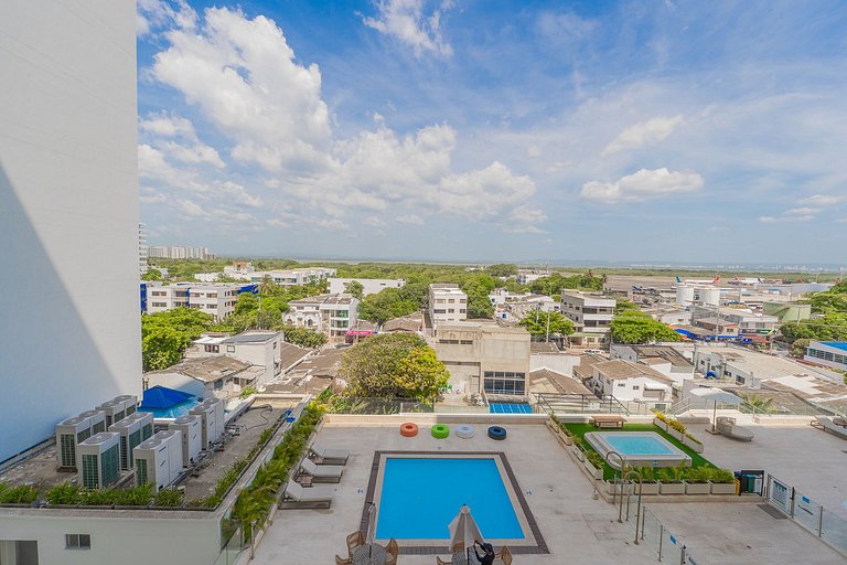 Suite con balcón, piscina y vista panorámica CB741