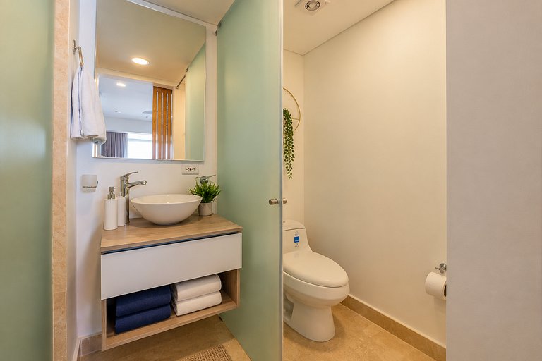 Suite piso 12 con balcón y gran vista CB1243